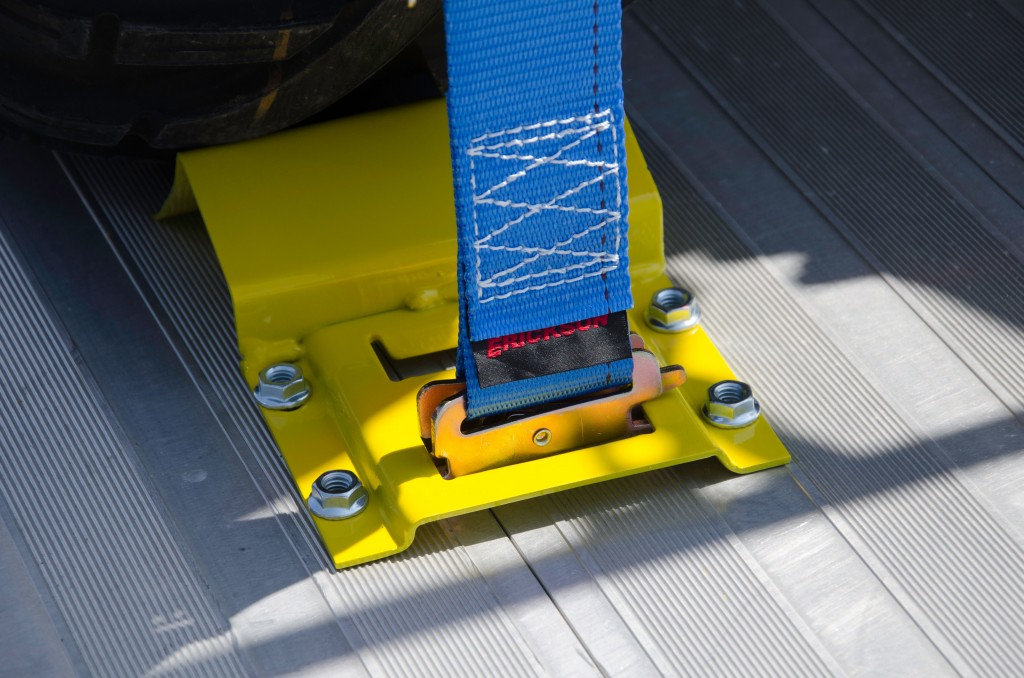 KIT E-TRACK - SANGLE 2" X 6" 4500 LBS & CALE DE ROUE 4" - Récréashop