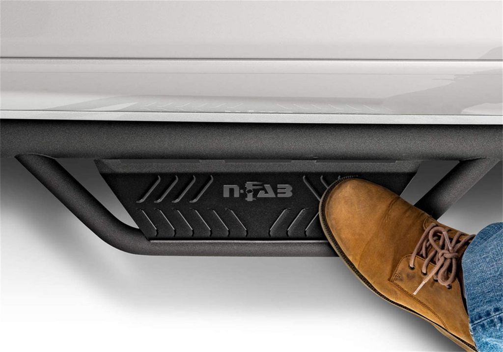 LG Ram 2500/3500(New Body)MC6.4'Std 19-21 Podium Running Boards - Récréashop