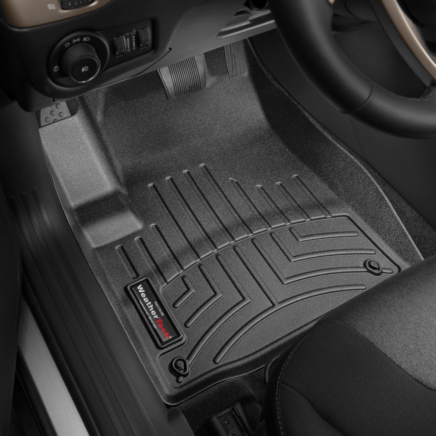 Tapis Avant Noir Cherokee 14-15 - Récréashop