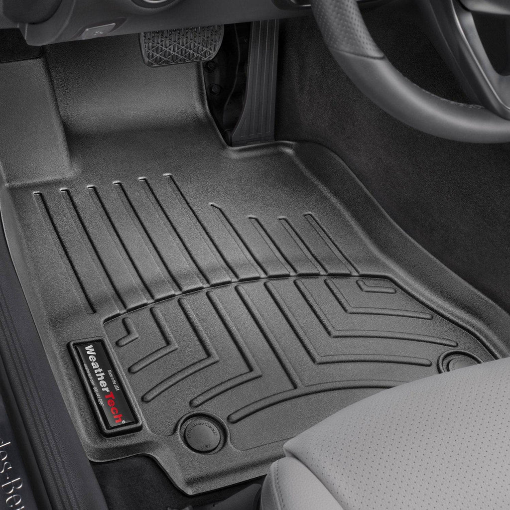 Tapis Avant Noir Merc.C-Class 15-19 - Récréashop