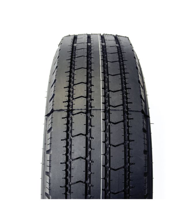 Pneu radial 235/80R16 14 plis LRG 4080 lbs Westlake et jante 16" 8 trous galvanisée - Récréashop