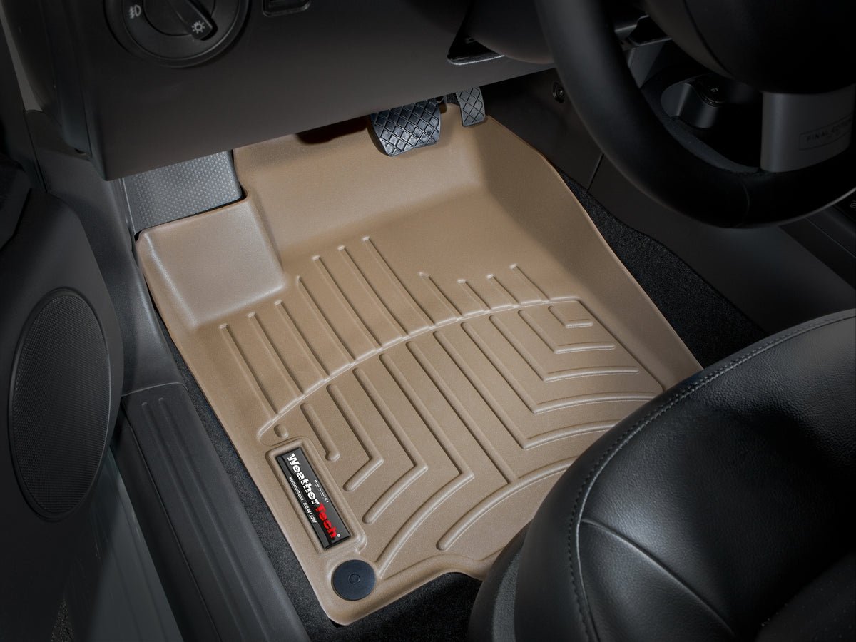 Tapis avant FloorLiner beige WeatherTech Volkswagen New Beetle 1998-2010 (avec crochets de retenue seulement) - Récréashop