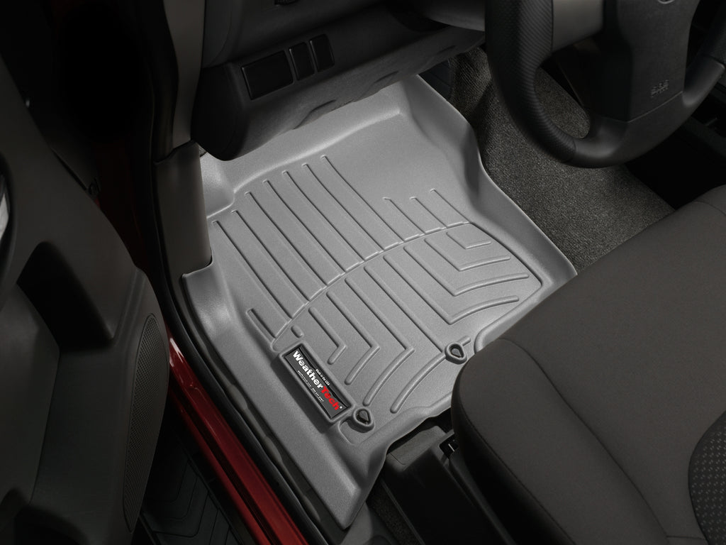 Tapis avant FloorLiner gris WeatherTech Nissan Xterra 2008-2015 / Nissan Pathfinder 2008-2012 (2008 : 2 trous d'ancrage seulement) - Récréashop