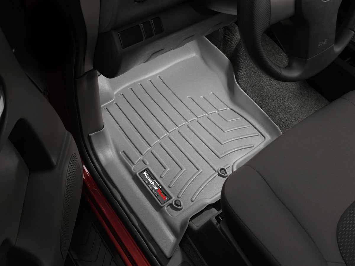 Tapis avant FloorLiner gris WeatherTech Nissan Xterra 2008-2015 / Nissan Pathfinder 2008-2012 (2008 : 2 trous d'ancrage seulement) - Récréashop