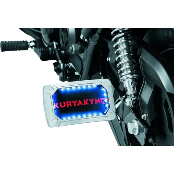 Kuryakyn Support de plaque d'immatriculation latérale Nova à montage vertical incurvé - Récréashop