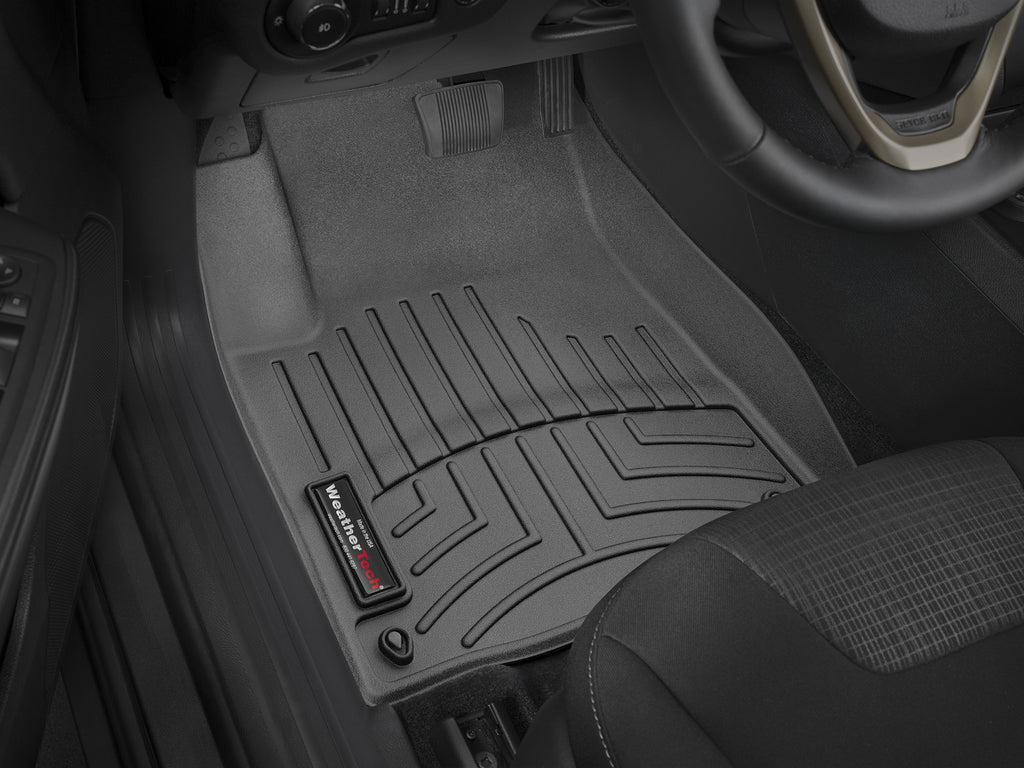 Tapis avant FloorLiner noir WeatherTech Jeep Cherokee 2015-2023 (2015 : sans plancher surélevé seulement) - Récréashop