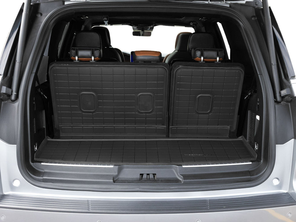 Tapis de coffre Cargo Liner HP avec protège-dossiers derrière la 3e rangée noir WeatherTech Ford Expedition 2018-2024 / Lincoln Navigator 2018-2024 (2021-2024 : 7 passagers ou 8 passagers seulement) - Récréashop