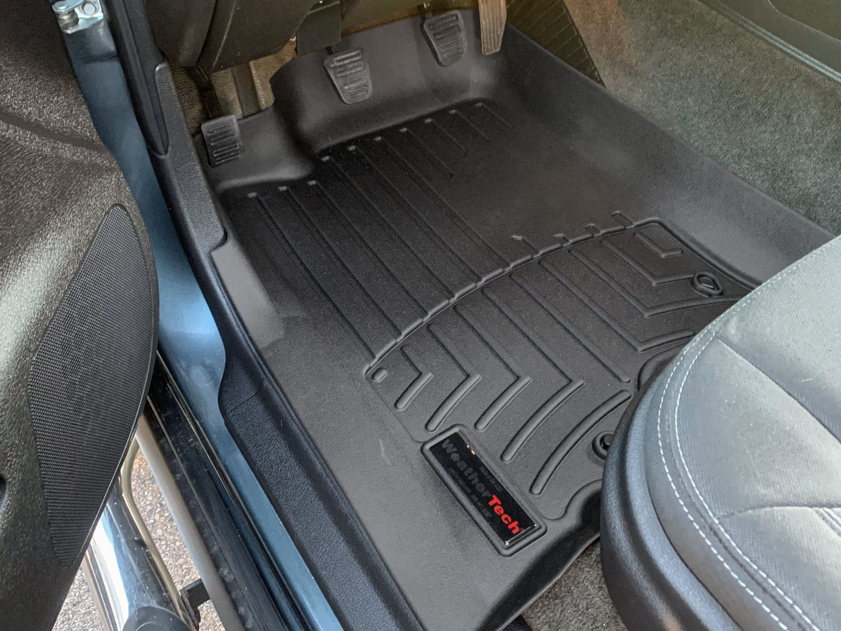 Tapis avant FloorLiner noir WeatherTech Hummer H3 2006-2010 - Récréashop