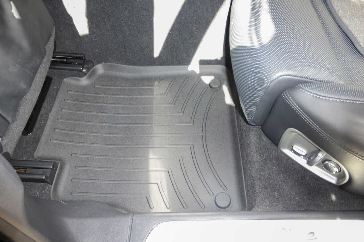 Tapis FloorLiner noir WeatherTech Porsche Panamera 2010-2016 (empattement long (Executive) seulement) - Récréashop