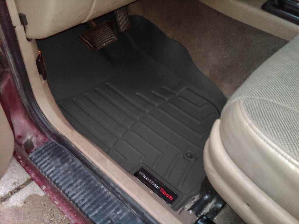 Tapis avant FloorLiner noir WeatherTech Jeep Cherokee 1997-2001 - Récréashop