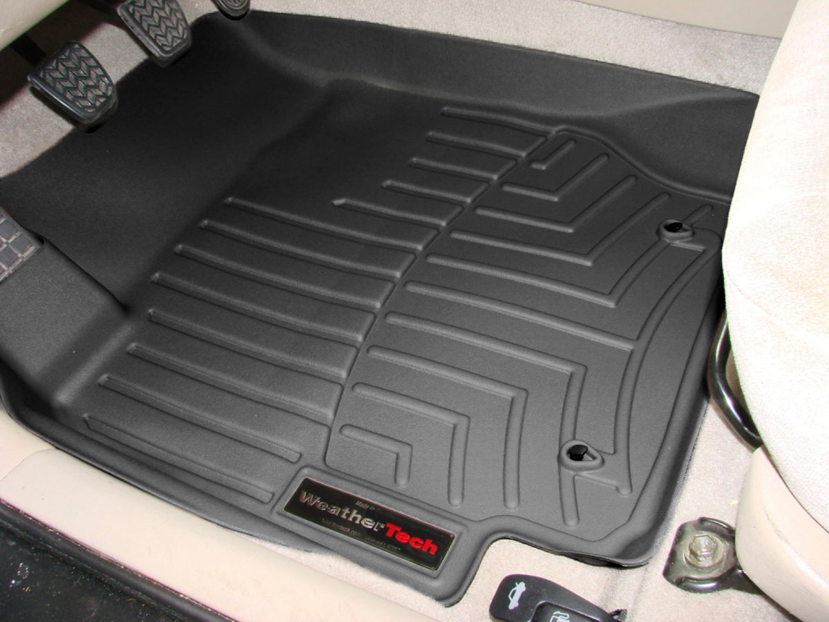 Tapis avant FloorLiner noir WeatherTech Toyota Corolla 2003-2008 (sans bouches de chauffage en 1re rangée seul - Récréashop