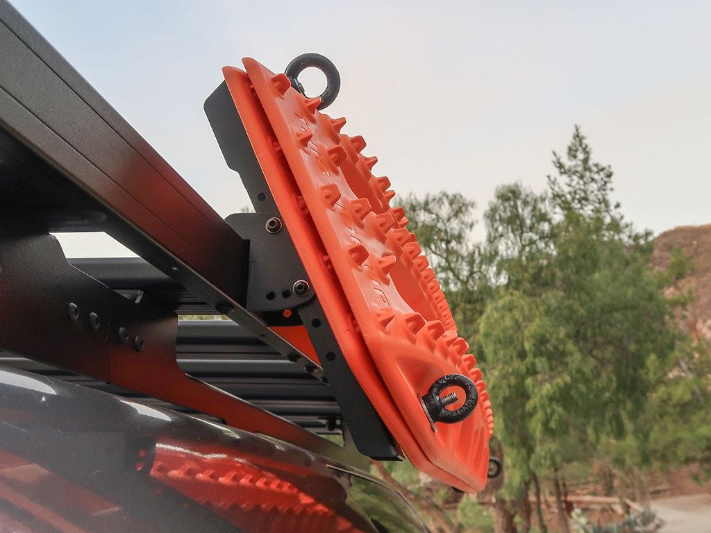 Front Runner (RRAC103)